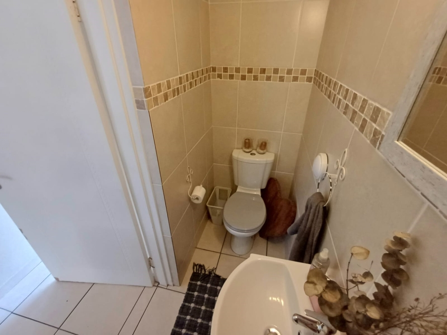 2 Bedroom Property for Sale in Protea Heights Western Cape